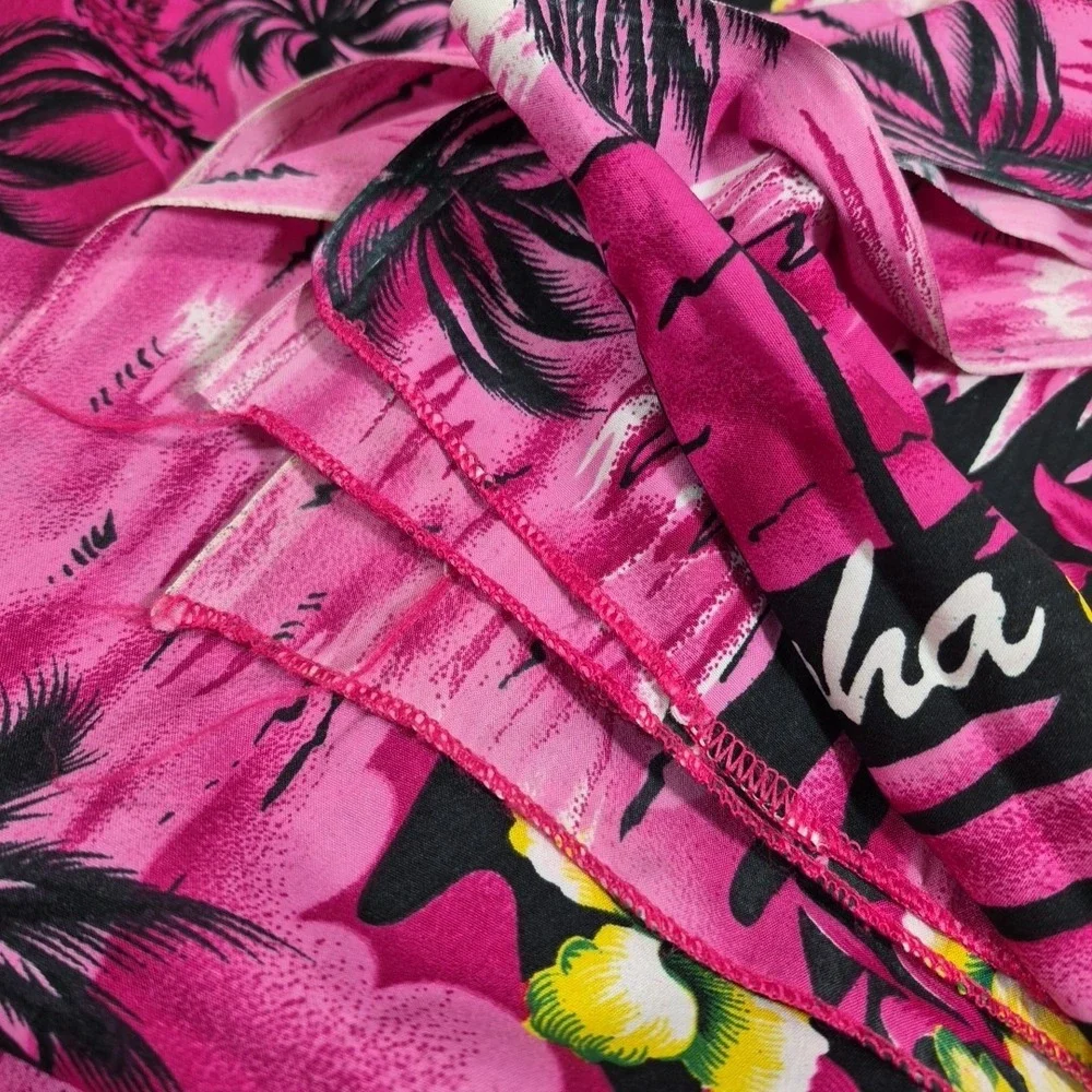 Vintage Aloha Hawaii Print Sarong Wrap Wall Drop Hanging Decor Pink Palms 2x1.5y